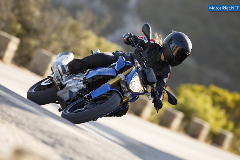 bmw-g310r-breaks-cover-looks-perfect-video-photo-gallery_56