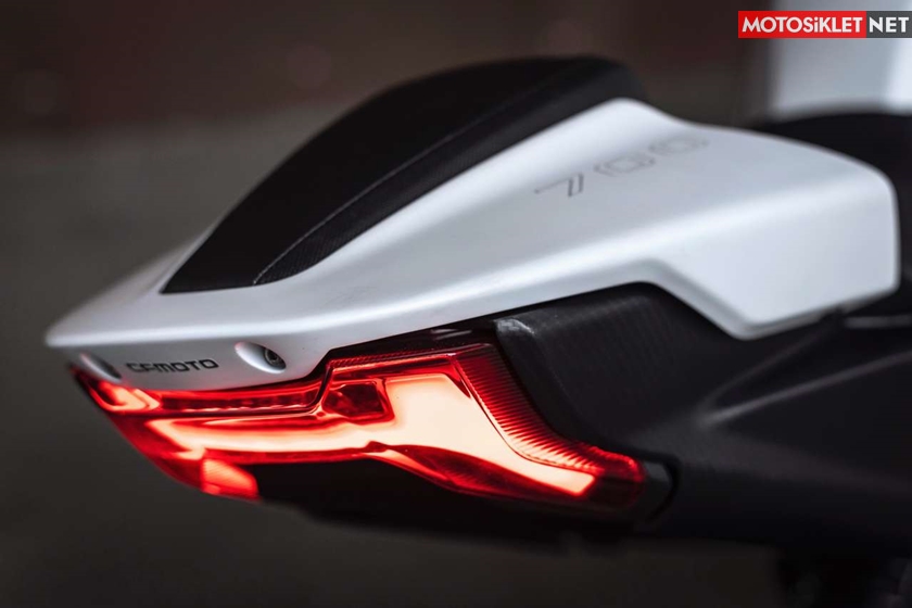 CFMOTO-700CL-02