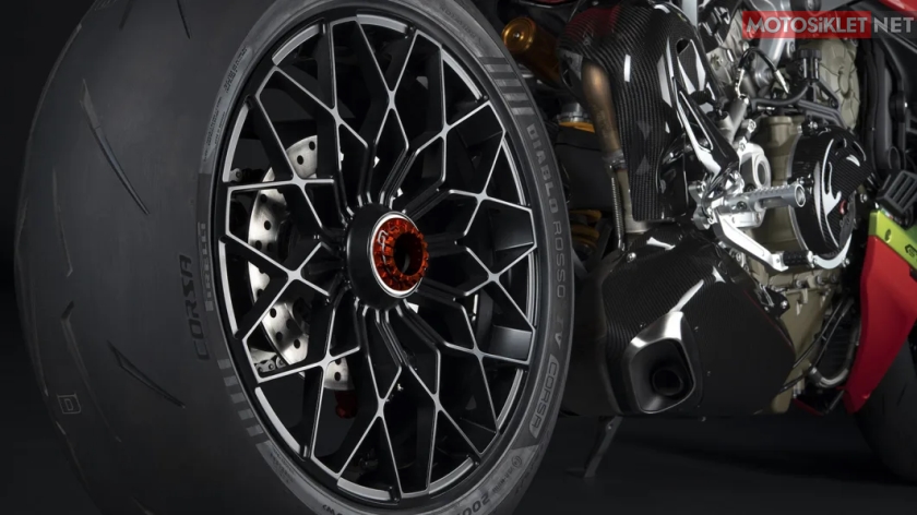2023-ducati-streetfighter-v4-lamborghini-34