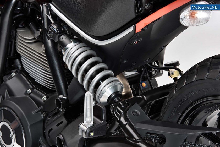 2016-Ducati-Scrambler-Sixty2-21