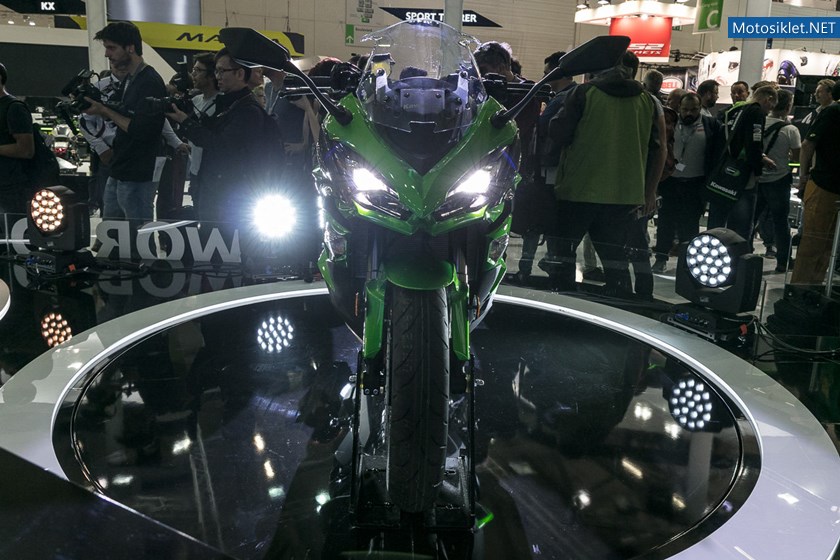 stand-kawasaki-a-intermot-2016_36