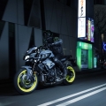 2016-Yamaha-MT-10-action-08
