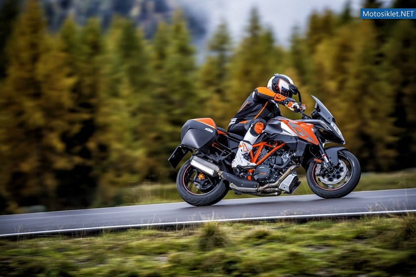 ktm-1290-super-duke-gt-2016_3
