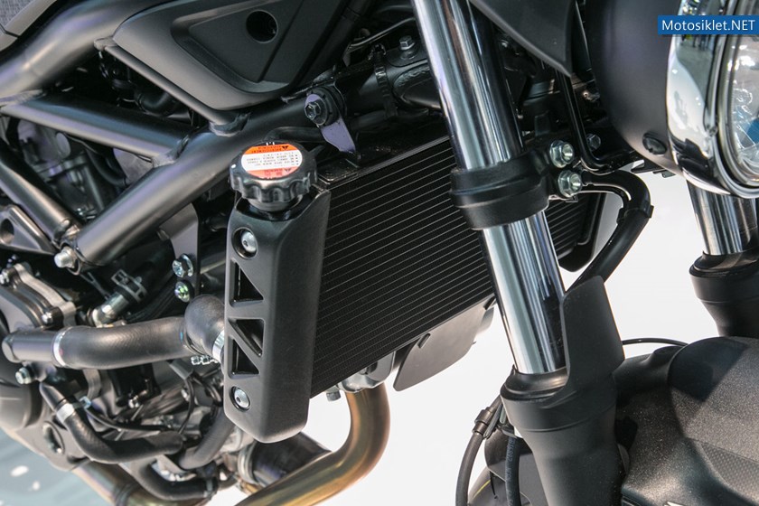 milan-motosiklet-fuari-2015-suzuki_23