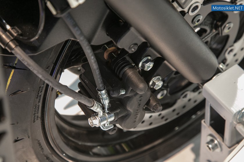 milan-motosiklet-fuari-2015-suzuki_25