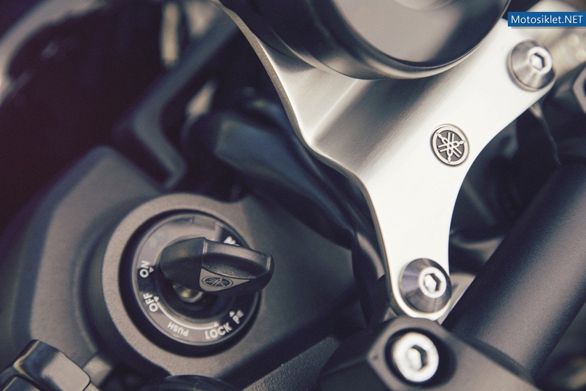 yamaha-xsr900-2016_17