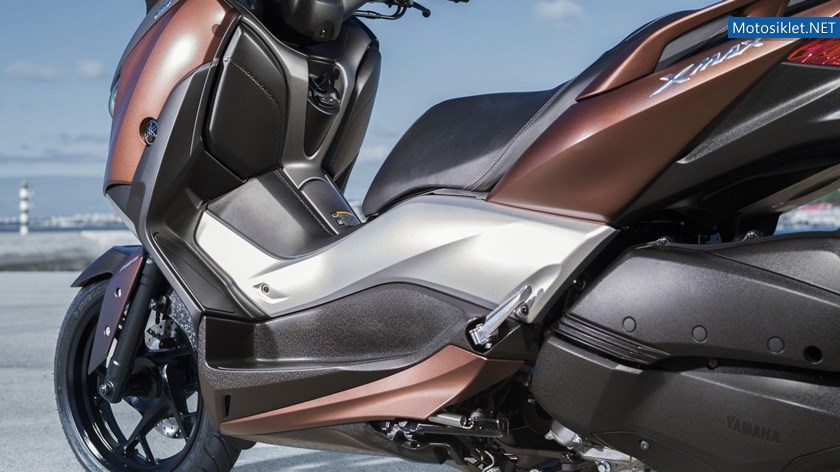 yamaha-x-max-300-2017_10