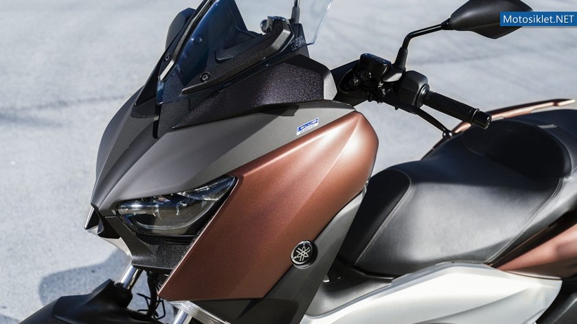yamaha-x-max-300-2017_11