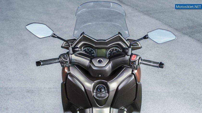yamaha-x-max-300-2017_16