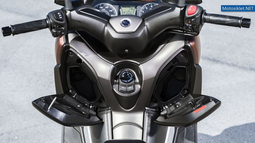 yamaha-x-max-300-2017_17