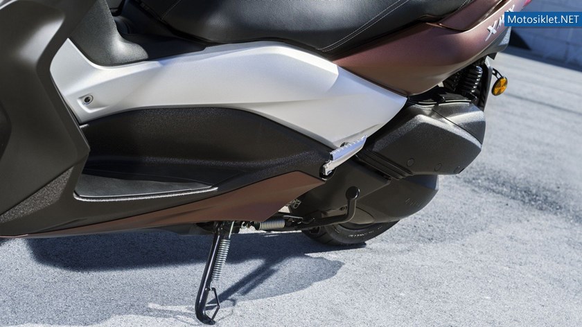 yamaha-x-max-300-2017_19