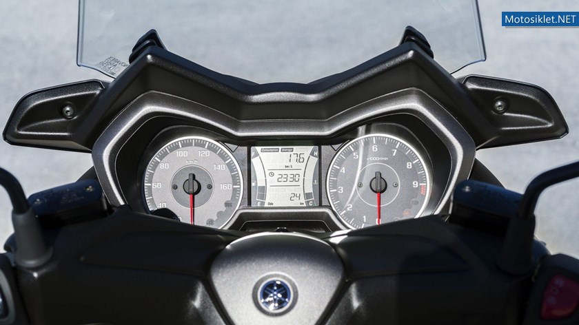 yamaha-x-max-300-2017_7