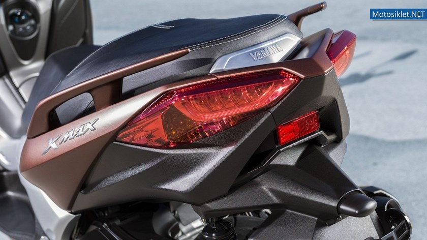 yamaha-x-max-300-2017_8
