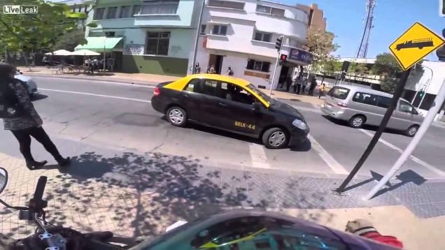 Motorcuya çarpıp kaçan sürücü böyle yakalandı