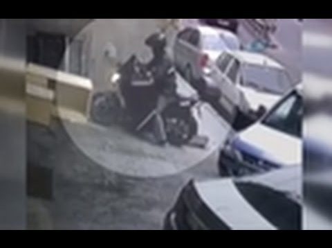 Motosiklet Parkederken Aman Dikkat !