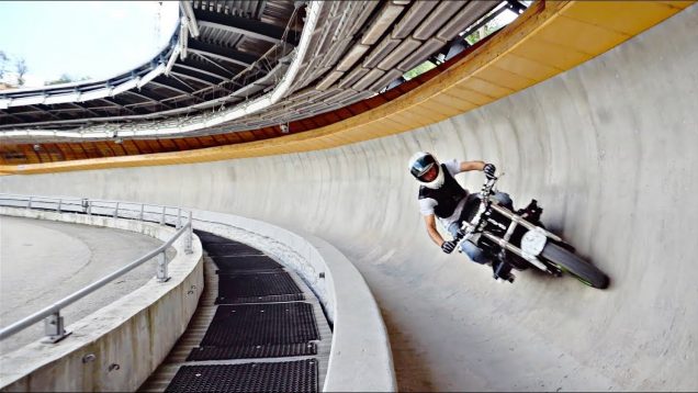 Yarış kızağı (Bobsled) pistine motosiklet ile girdi