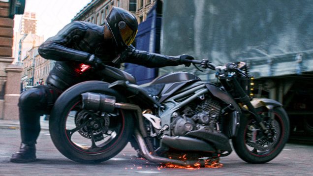 FAST & FURIOUS Hobbs and Shaw motosiklet sahnesi