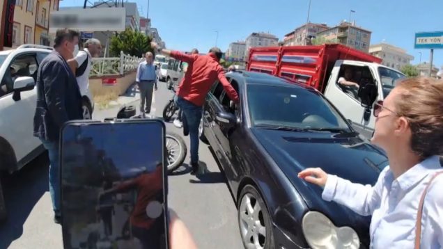 Motosiklet Kazası Sonrası Tartışma!  Kim ne kadar hatalı?