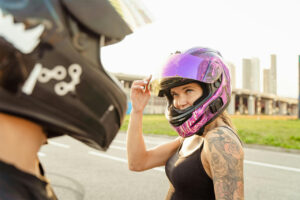 kask-takmayan-benzin-yok-300x200.jpg