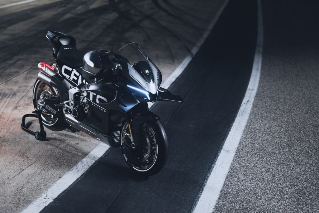 CFMOTO_V4SR-RRPROTOTYPE_16-1024x683.jpg