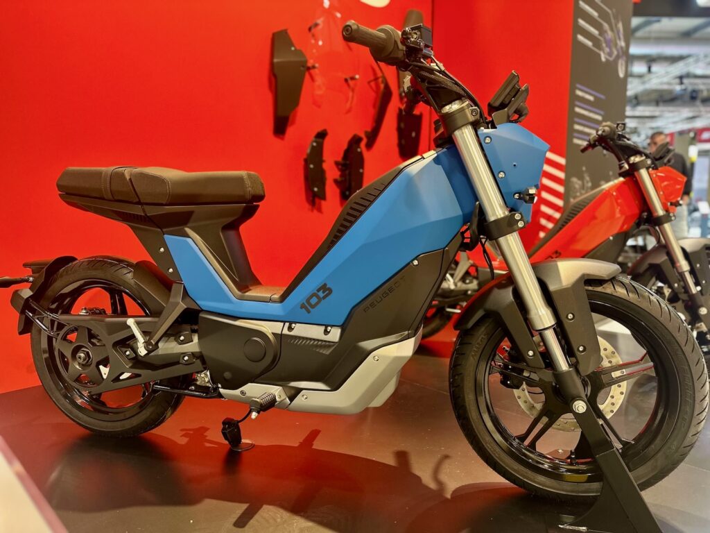 peugeot-103-electrique-mob-culte-eicma-2025-stand-7-1024x768.jpeg