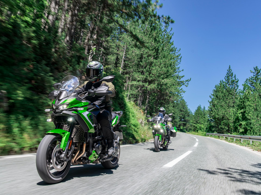 kawasaki-versys-900-01-1024x768.png