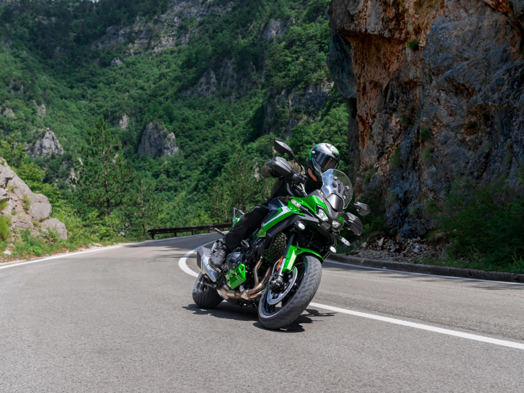 kawasaki-versys-900-04-1024x768.png